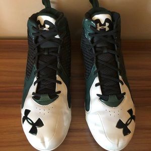 $10 SALE! UNDER ARMOUR FOOTBALL CLEATS SZ 16